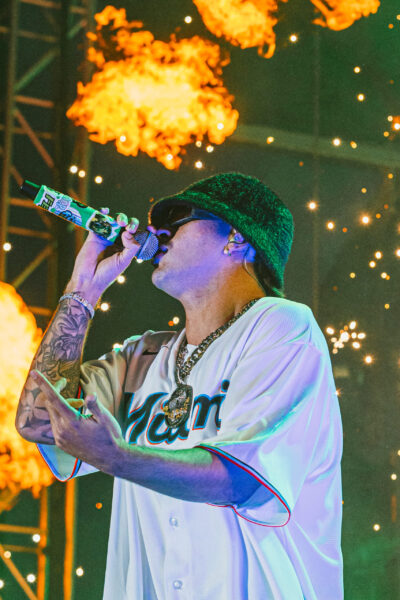 Vibra Urbana Vibra Urbana rapper fire sparks singing